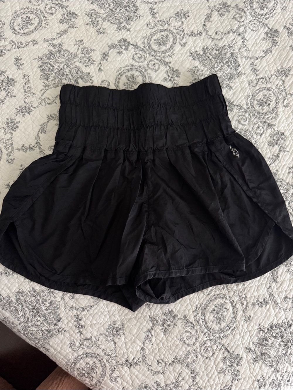 Free People Women’s Black High-Waist Athletic wind Shorts in Small